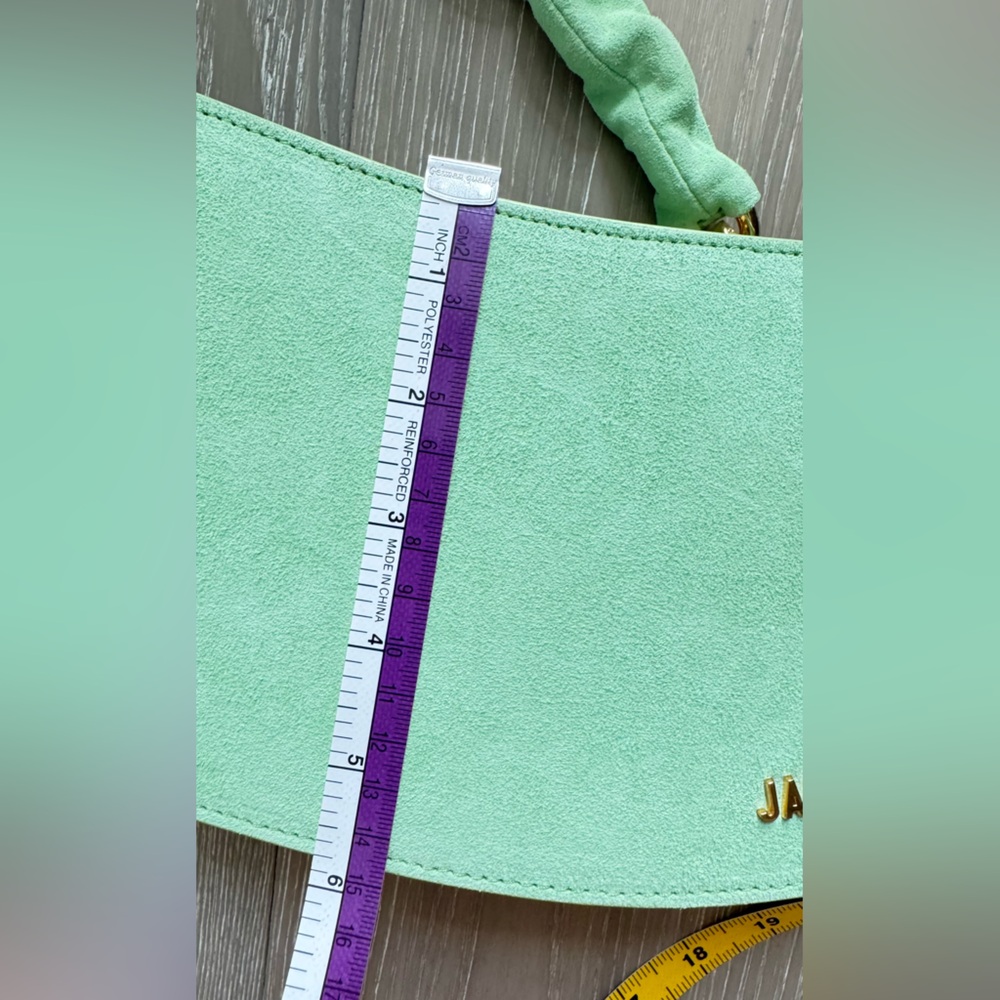 Jacquemus La Vague Shoulder Bag in Green - Picture 16 of 16